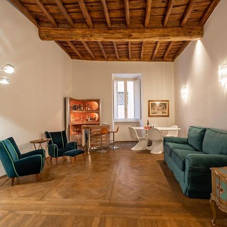 Chic And Style In Historical Via Giulia Roma Exterior foto
