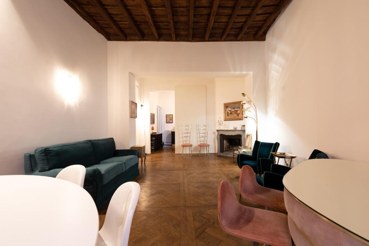 Chic And Style In Historical Via Giulia Roma Exterior foto