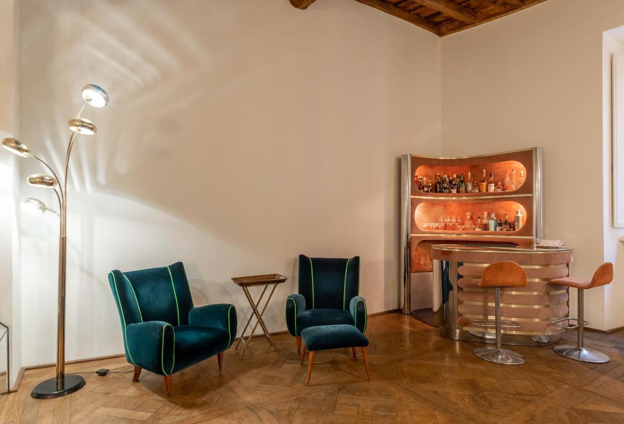 Chic And Style In Historical Via Giulia Roma Exterior foto