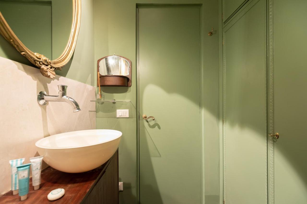 Chic And Style In Historical Via Giulia Roma Exterior foto